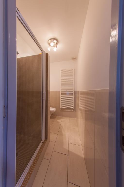 Mansard Apartment Antonovicha 4 Київ Номер фото