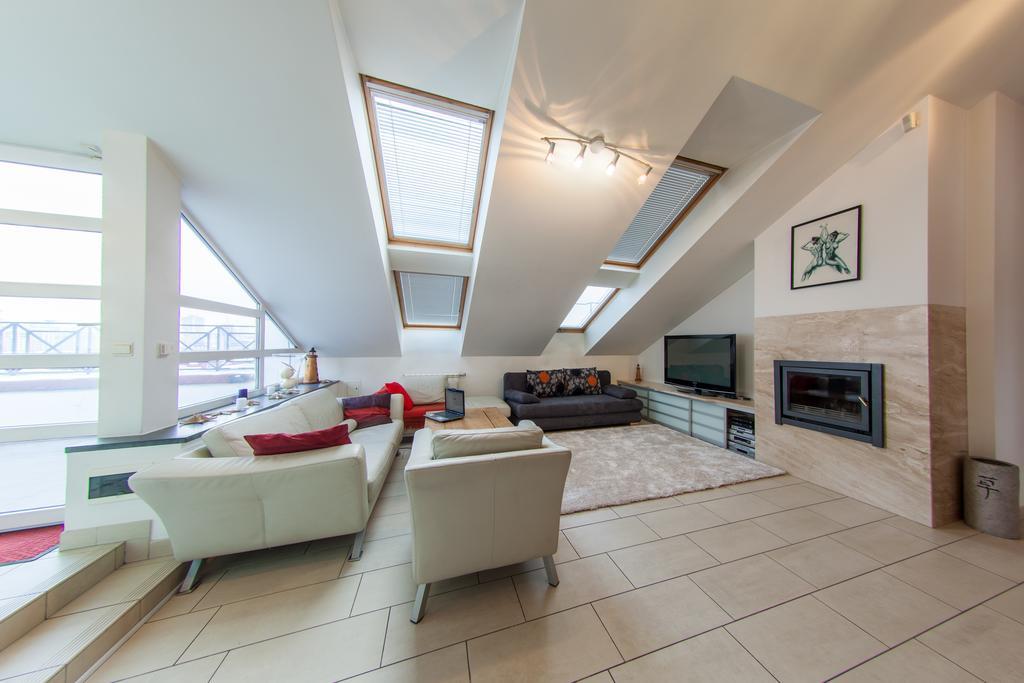 Mansard Apartment Antonovicha 4 Київ Екстер'єр фото