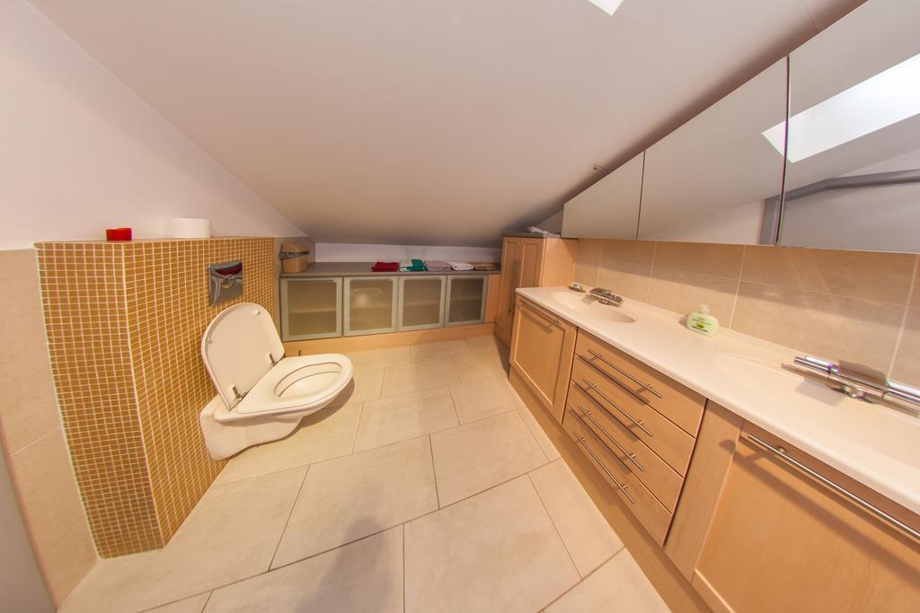 Mansard Apartment Antonovicha 4 Київ Номер фото