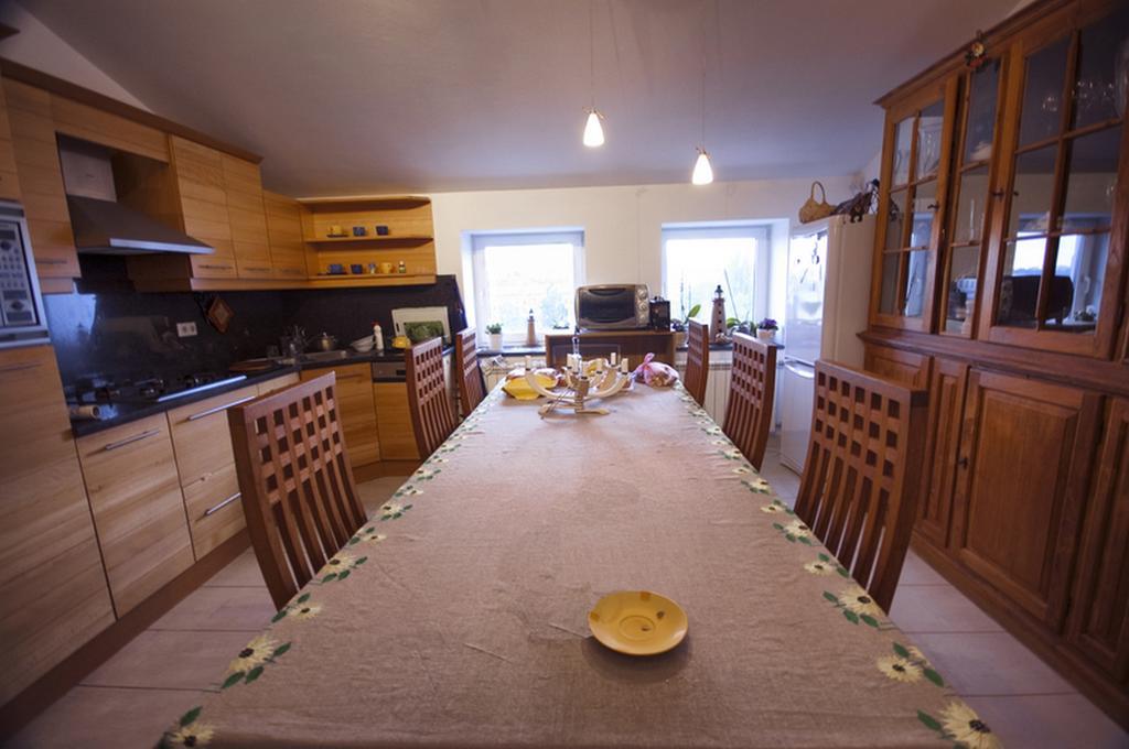 Mansard Apartment Antonovicha 4 Київ Екстер'єр фото
