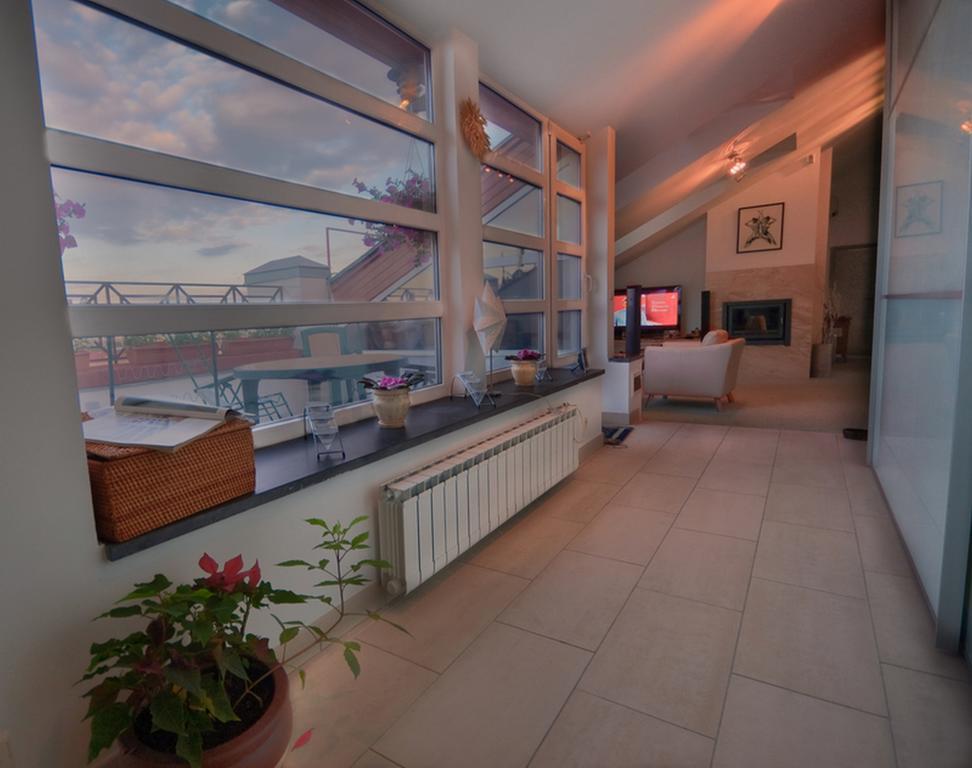 Mansard Apartment Antonovicha 4 Київ Екстер'єр фото