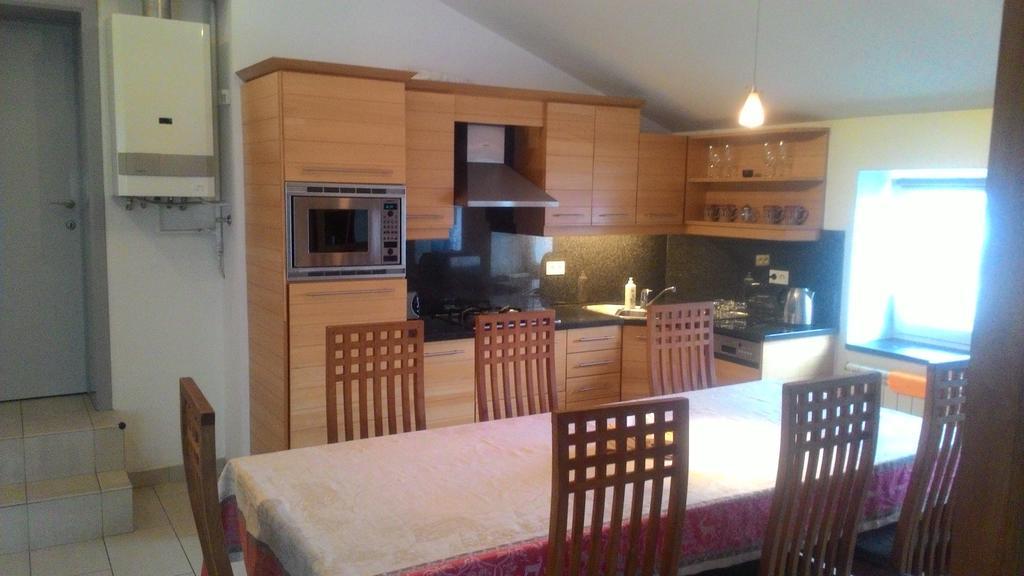 Mansard Apartment Antonovicha 4 Київ Екстер'єр фото