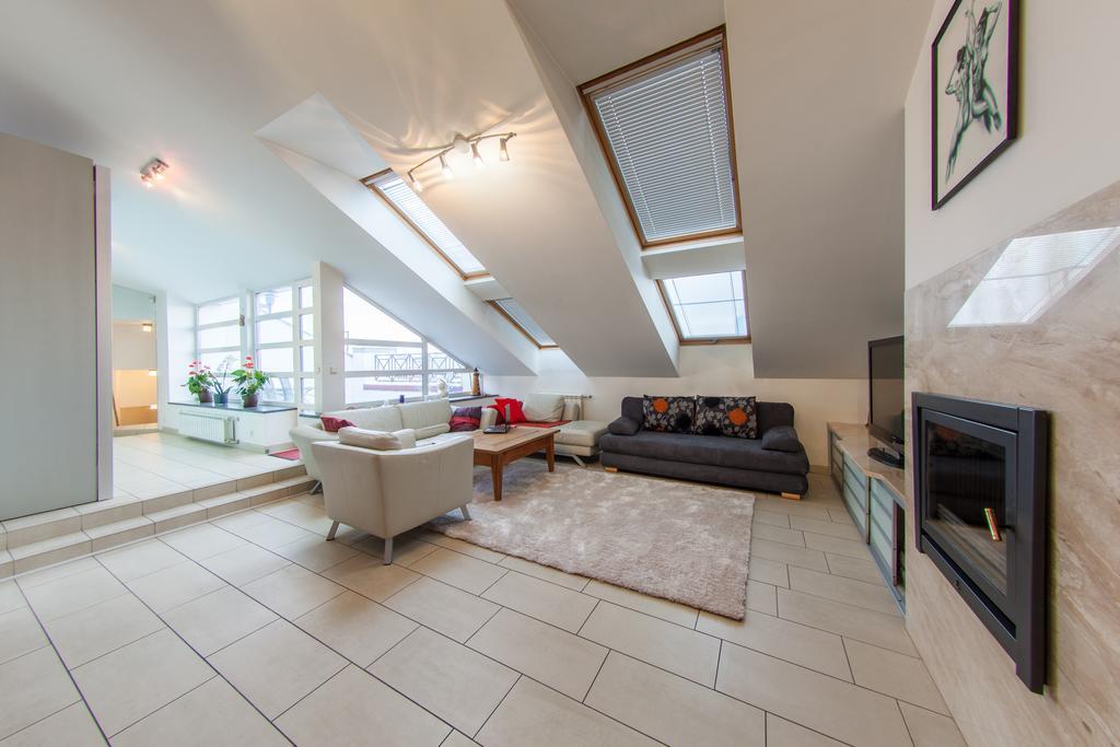 Mansard Apartment Antonovicha 4 Київ Екстер'єр фото