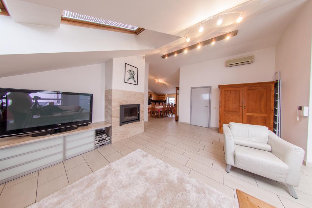 Mansard Apartment Antonovicha 4 Київ Екстер'єр фото